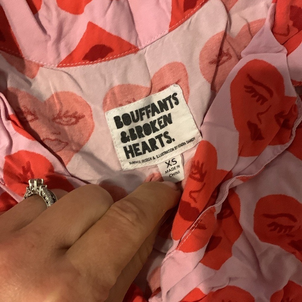 Bouffants & Broken Hearts Notch Collar‎ Printed Pajama Set -Hearts (Sz xs - Picture 12 of 13